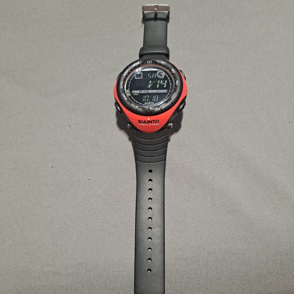 Suunto Vector Red and Black Digital Sports Watch. Compass, Barometer, Etc.